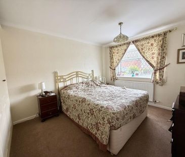 2 bedroom detached bungalow to rent - Photo 2