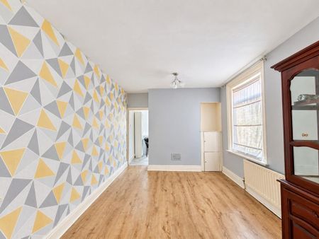3 bedroom terraced house to rent - Photo 5
