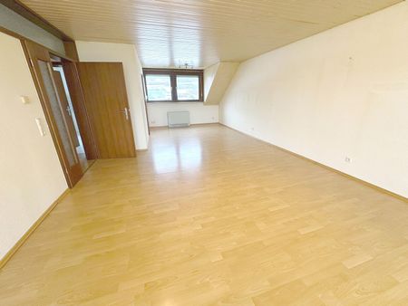 Föhren: Gepflegte 3ZKB - Wohnung mit großzügigem Balkon und Stellplatz! - Foto 2