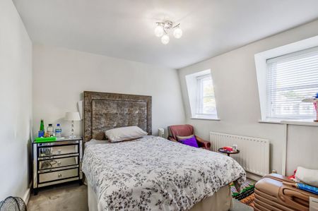 3 bedroom semi-detached house to rent - Photo 4