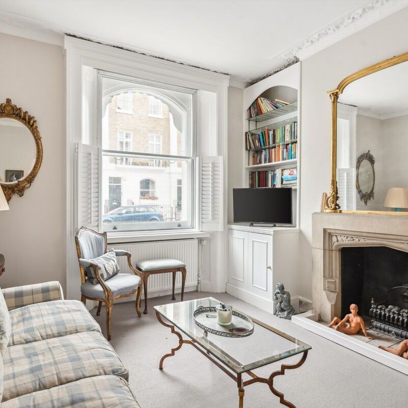 A brilliant 3 bedroom apartment to rent on Sydney Street, SW3 - Photo 1