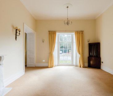 A stunning large two bed maisonette within this beautiful building,... - Photo 3