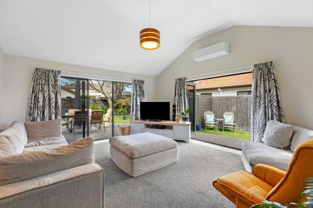 Stunning 4-Bedroom Family Home in Papamoa - Photo 2