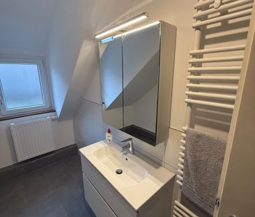 Untertürkheim: Schöne, renovierte 4-Zi.-DG-Whg. * 99 qm Wfl. * neue... - Photo 6