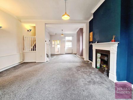 2 bedroom end of terrace house to rent - Photo 4