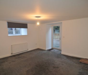 2 bed Apartment - To Let - Photo 2