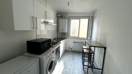 Location Appartement 2 pièces 44m² ROANNE 42300 - Photo 4