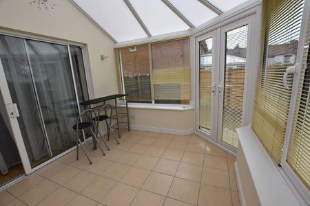 2 bedroom terraced house to rent - Photo 4