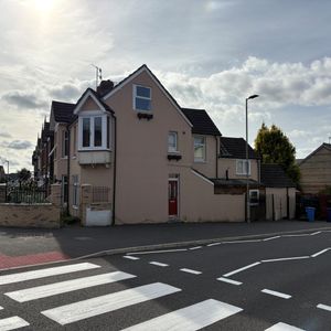 1 bedroom room to rent Garland Road, Poole, BH15 - Photo 2