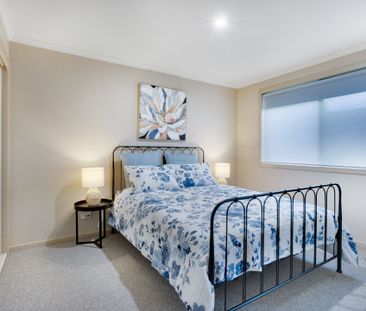 Stylish, Fully Furnished Townhouse - Photo 6