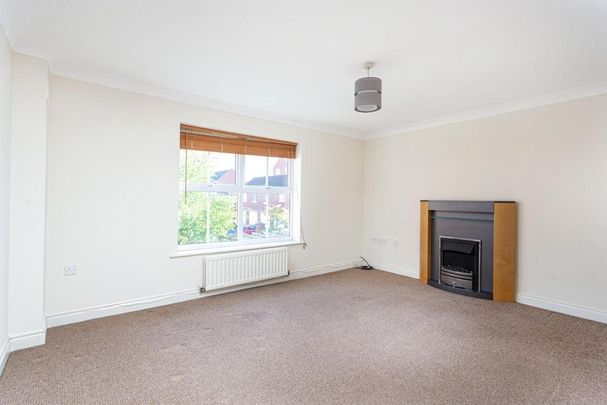 3 bedroom end of terrace house to rent - Photo 1
