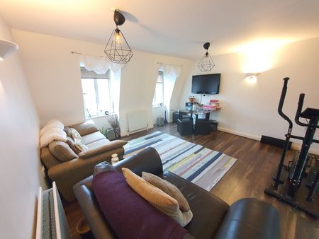 2 Bed Flat, Queens Road, SE15 - Photo 2