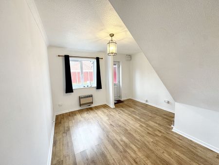 2 bed house to rent in Witham Close, Taunton, TA1 - Photo 5