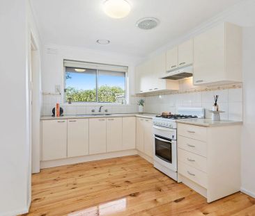 MODERN GROUND-FLOOR LIVING! - Photo 3