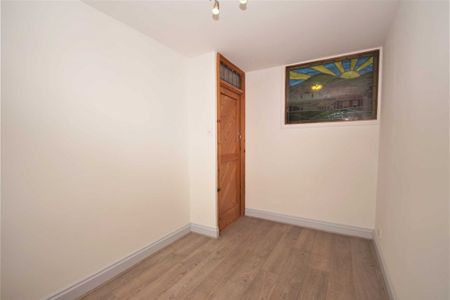 3 bed House for rent - Photo 2