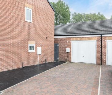 Chambers Close, Castleford - Photo 1