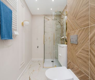 Po remoncie z garderobą - Photo 2