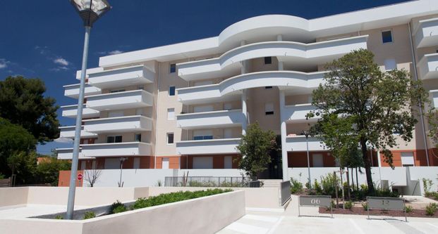 location Appartement T2 DE 44.02m² À MARSEILLE - Photo 1