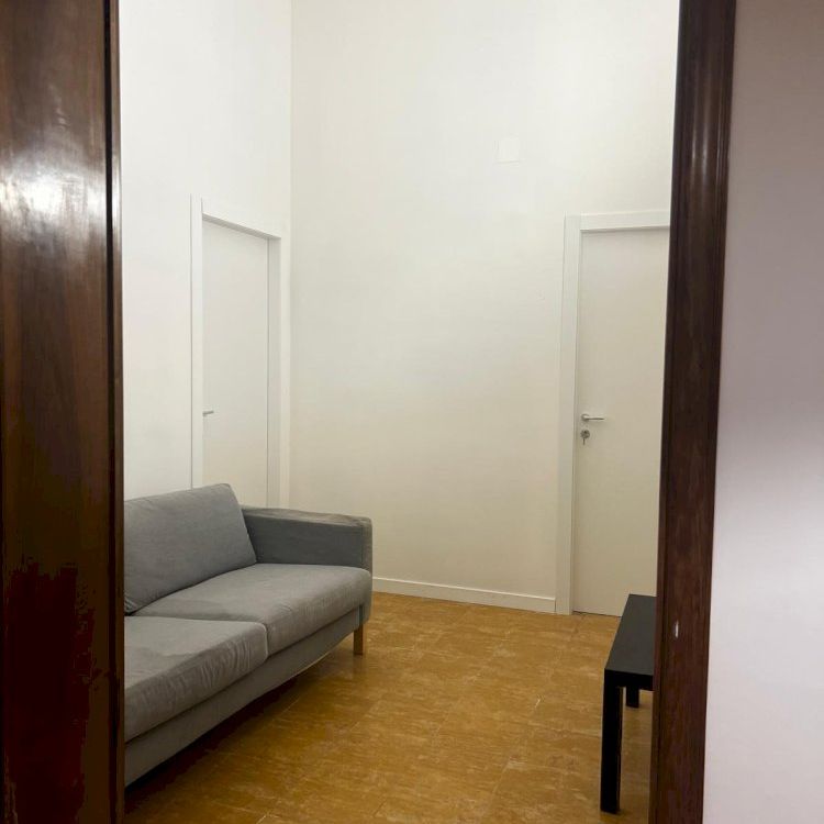 Spacious Single room Via la Farina - Photo 1