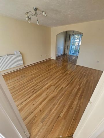 3 bedroom terraced house to rent - Photo 3