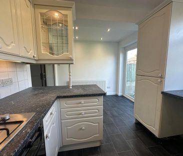 3 bedroom semi-detached house to rent - Photo 6