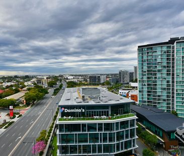 More Than a One-Bedroom – Space, Style & Spectacular Views - Photo 6