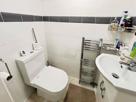 South Road, Feltham, TW13 6UE - Photo 5