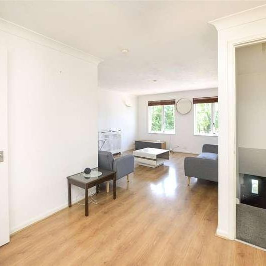 Brimfield Road, Purfleet-on-thames, Essex, RM19 - Photo 1