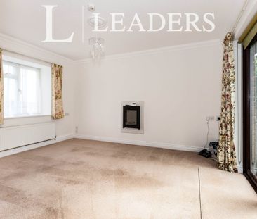 2 bedroom bungalow to rent Willow Walk, Redhill, Surrey, RH1 - Photo 1