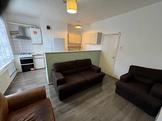 2 bedroom flat to rent - Photo 1