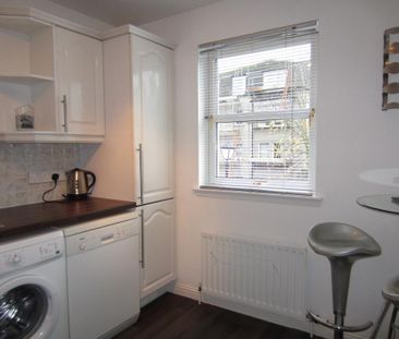 2 bedroom flat to rent - Photo 3