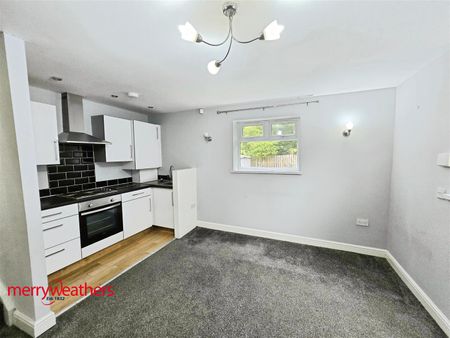 2 bed apartment to rent in Victoria Road, Bentley, DN5 - Photo 2