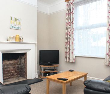 3 bedroom terraced house to rent - Photo 2