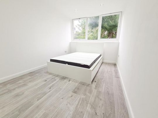 3 bedroom flat to rent - Photo 1