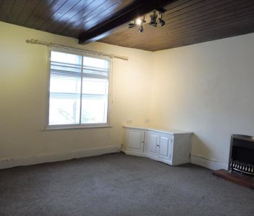 2 bedroom end of terrace house to rent - Photo 5