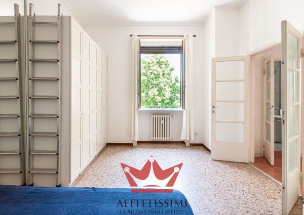 Rif. 772 | bilocale con balcone con vista sulla darsena.