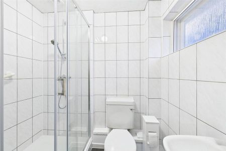 2 bedroom bungalow to rent - Photo 2