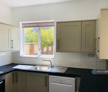 6 bedroom terraced house to rent - Photo 3