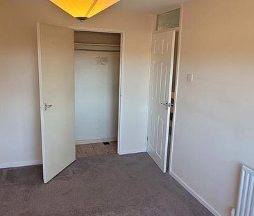 3 bedroom end of terrace house to rent - Photo 4