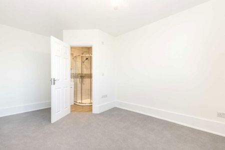 3 bedroom flat to rent - Photo 2