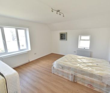 3 bedroom apartment to rent - Photo 2