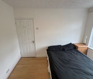 Room in a Shared House, Athelstone Road, HA3 - Photo 2