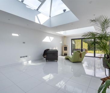 4 bedroom detached house to rent - Photo 6