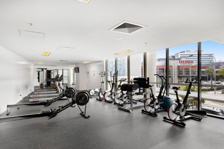 Modern Inner-City Living in the Heart of Newstead – ‘St Tropez’ Apartment - Photo 2