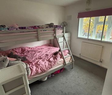 2 bedroom end of terrace house to rent - Photo 3