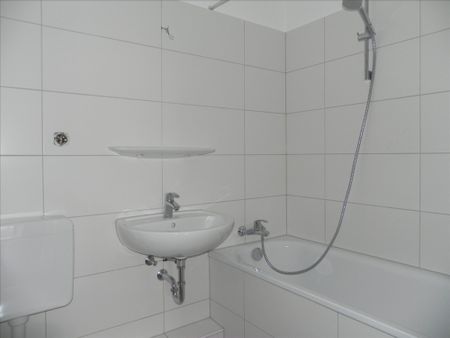 * CHARMANTE 1-ZI. PERLE MIT SONNENBALKON! 1.5 ZI Whg. KR-Fischeln, Bergheimer Str. * - Photo 3