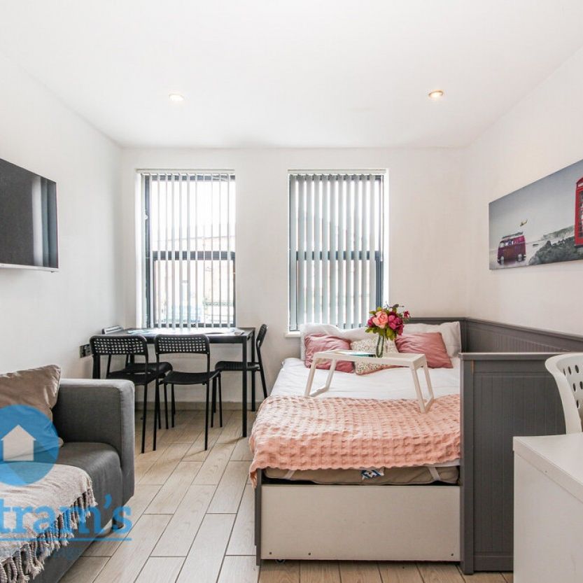 1 bed Flat for Rent - Photo 1