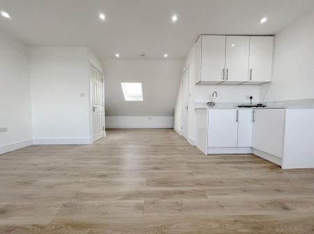 Studio to rent - Photo 2