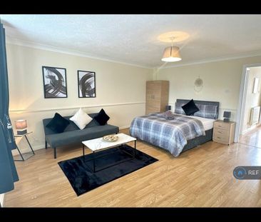 4 bedroom flat to rent - Photo 5