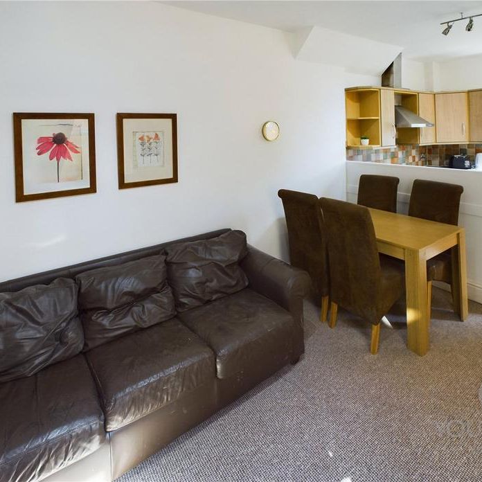 1 bedroom in a house share to rent - Photo 1